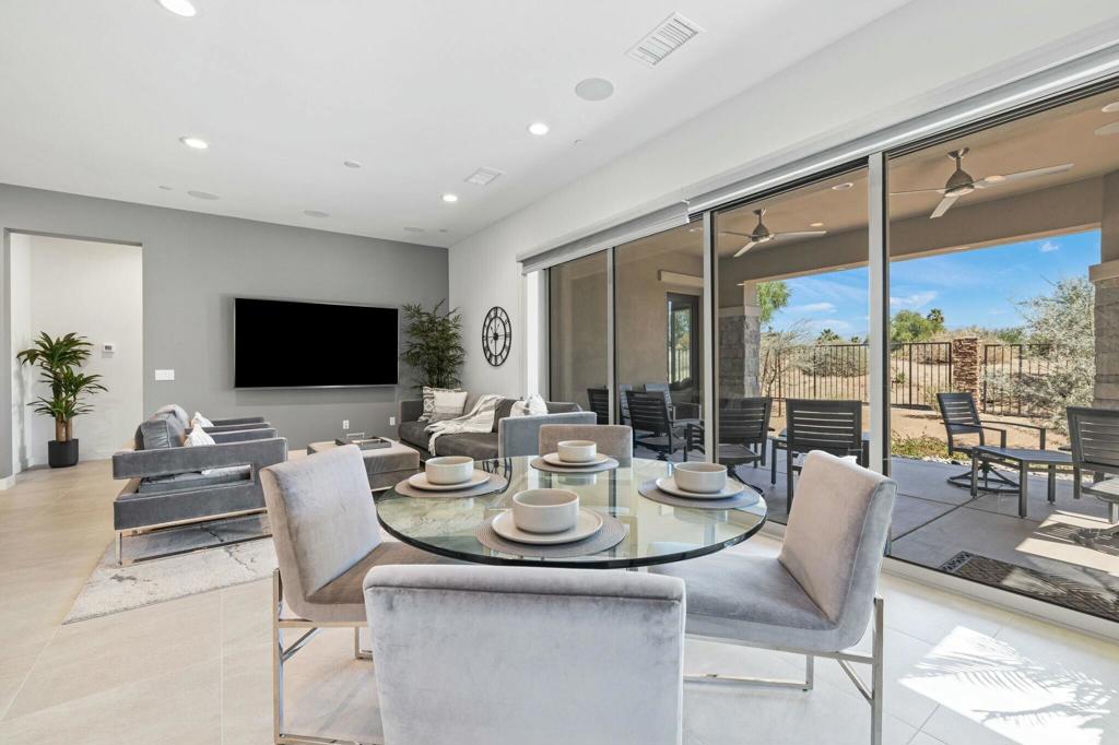 302 Retreat Circle Property Photo 12