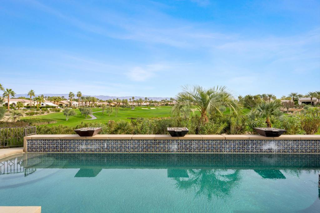 58380 Aracena Property Photo