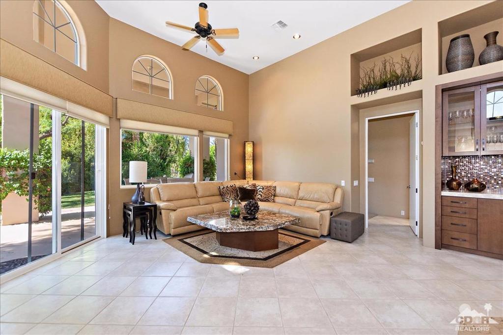 48010 Via Vallarta Property Photo 8