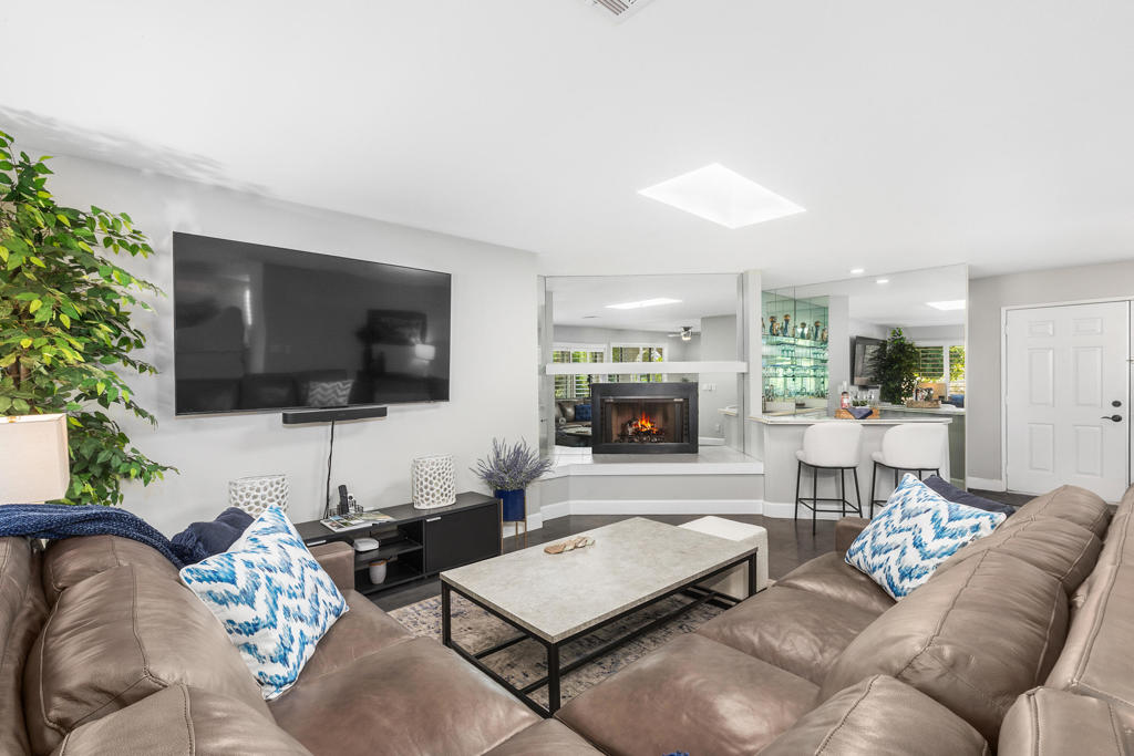 78987 Bayside Court