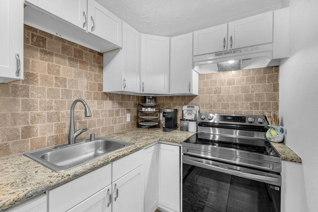 510 N Villa Court 104 Property Photo 17