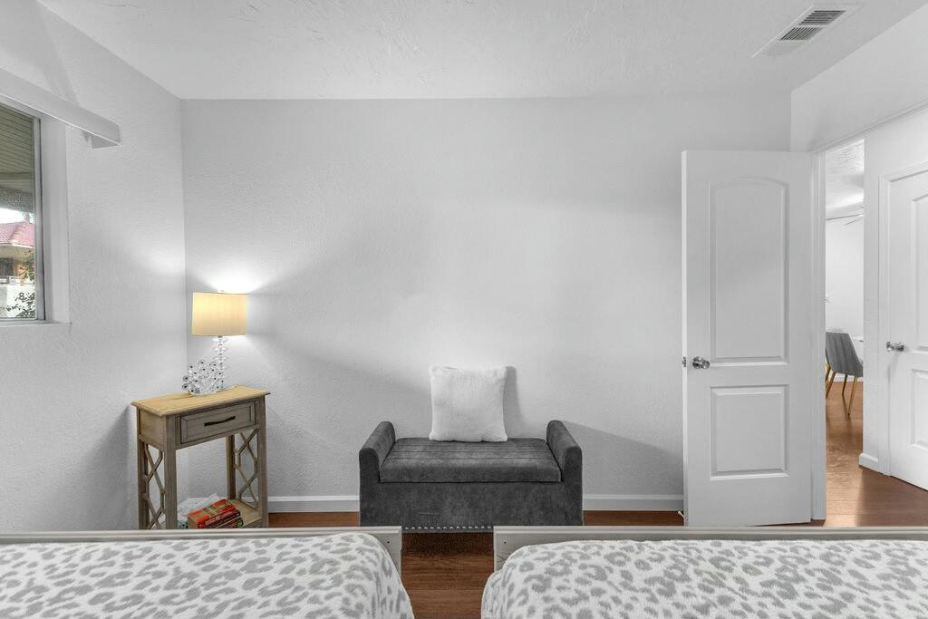 510 N Villa Court 104 Property Photo 20