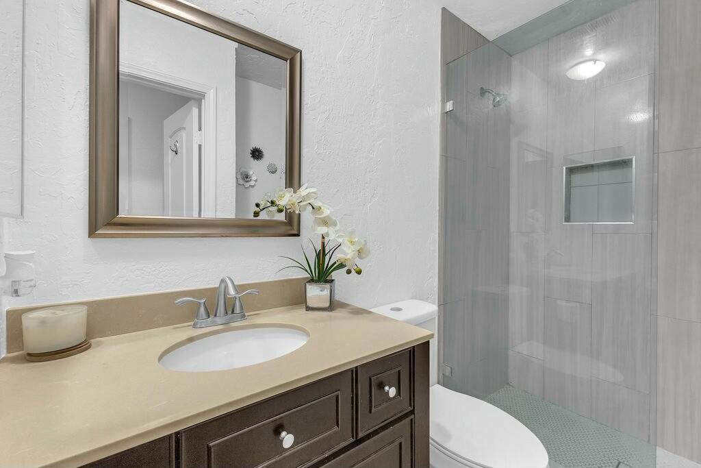 510 N Villa Court 104 Property Photo 21