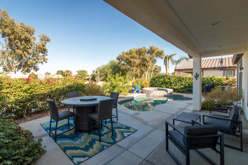 60290 Sweetshade Lane Property Photo 1