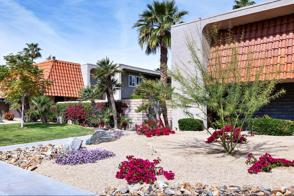 250 E Via Escuela G Property Photo 1
