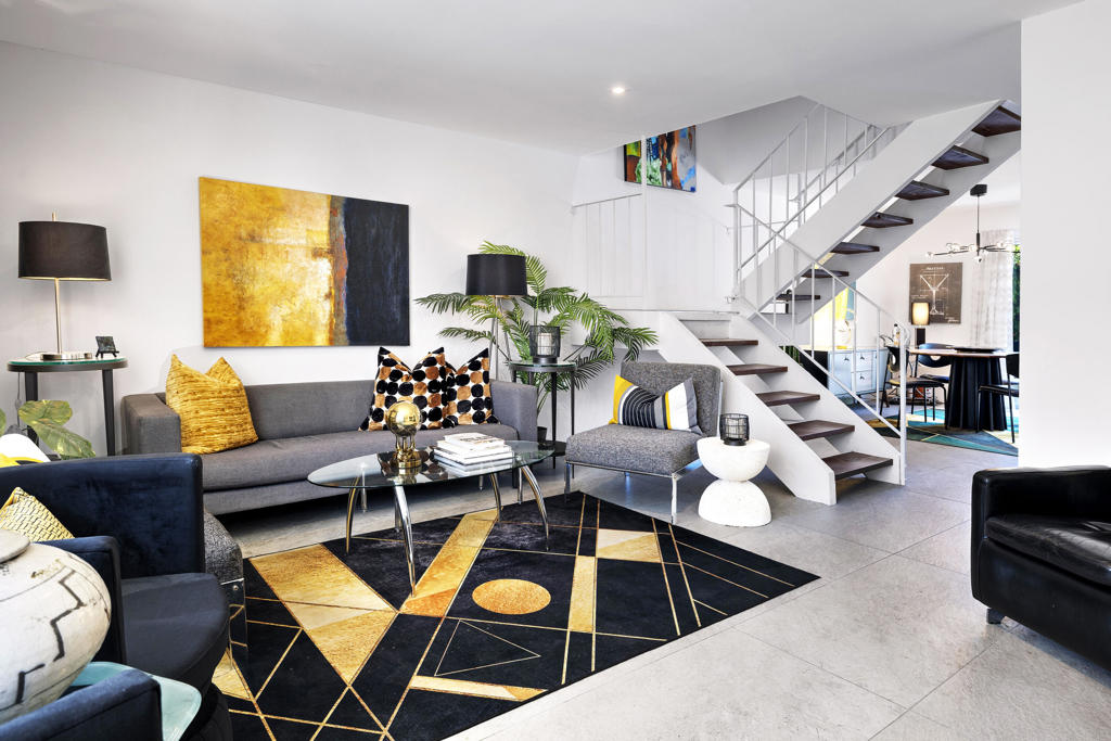 250 E Via Escuela G Property Photo 1