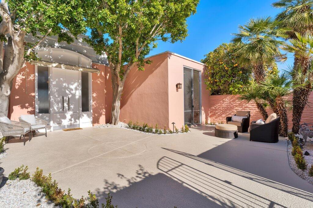 47126 El Menara Circle Property Photo 1