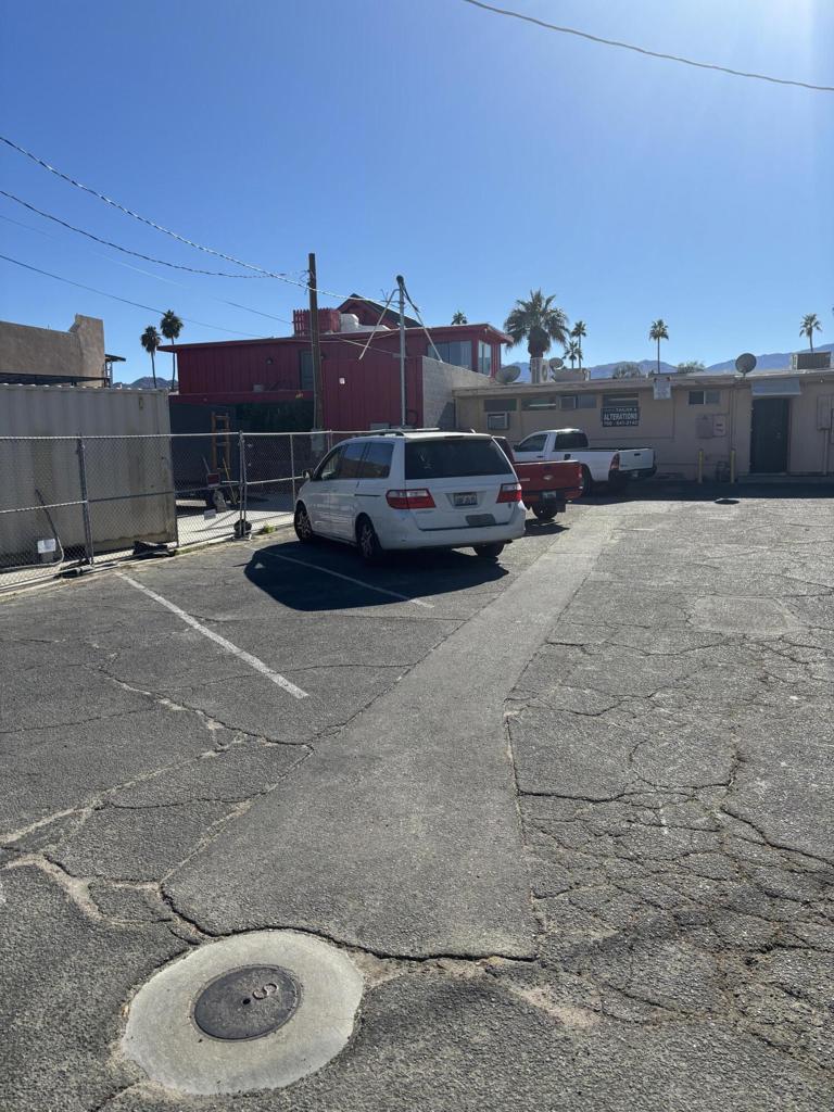 73282 Ca-111 Property Photo 6