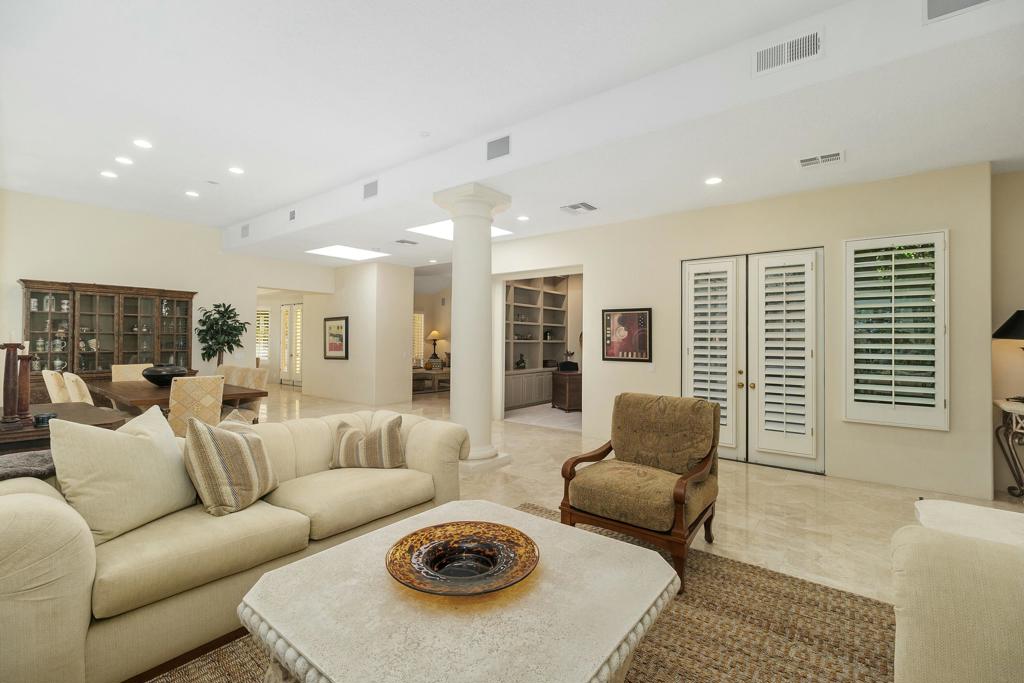 73131 Galleria Court Property Photo 14