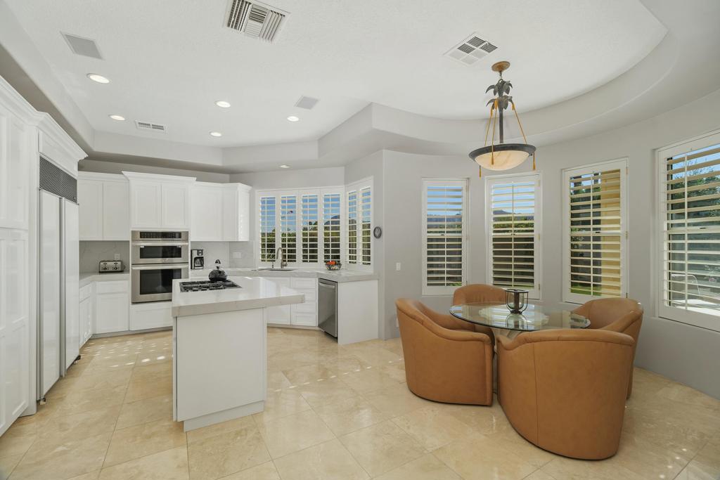 73131 Galleria Court Property Photo 17