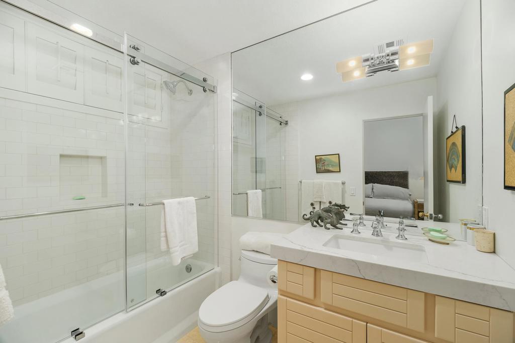73131 Galleria Court Property Photo 28