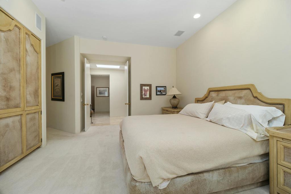 73131 Galleria Court Property Photo 32