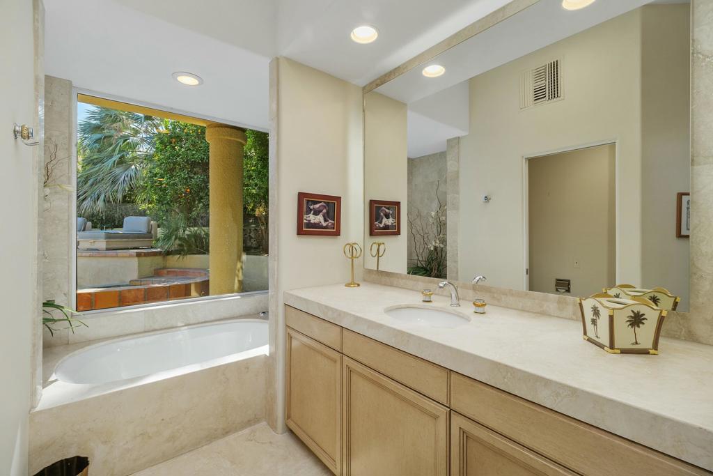 73131 Galleria Court Property Photo 34