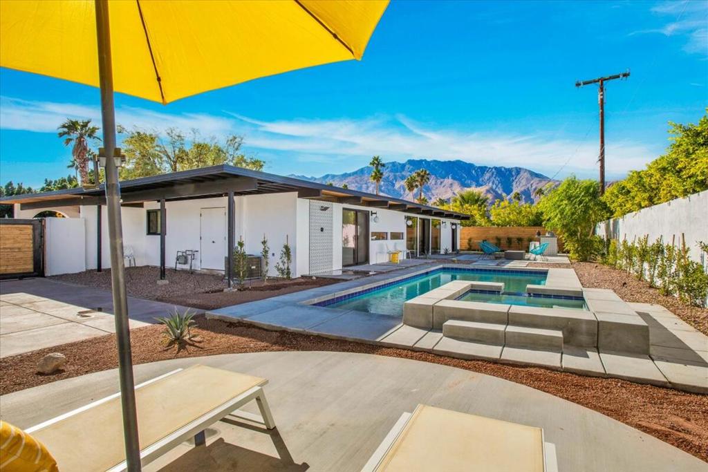2788 E Via Escuela Property Photo 1
