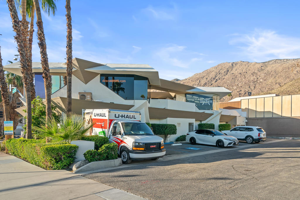 201 Indian Canyon Drive Property Photo 8