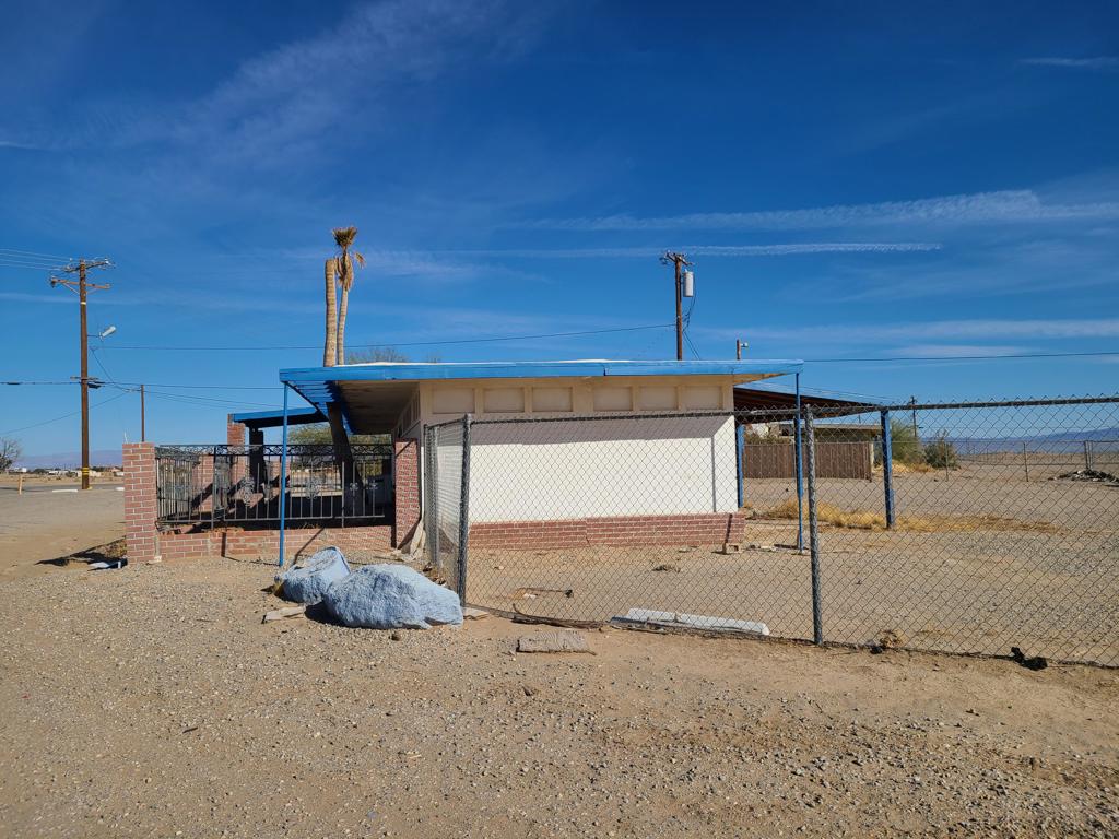 2096 Center Street Property Photo 2