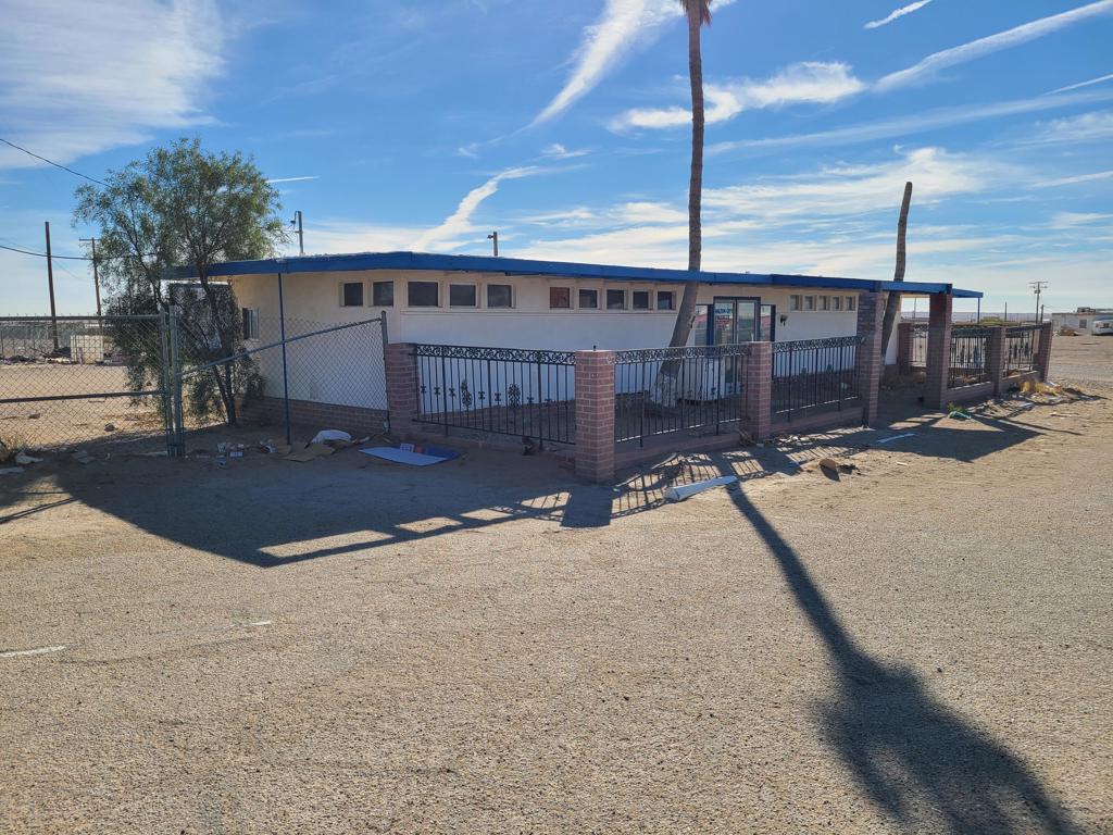 2096 Center Street Property Photo 3