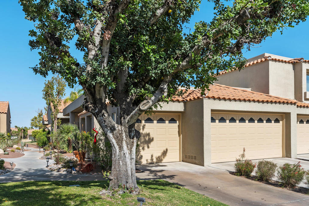 56 Oak Tree Drive Property Photo 1