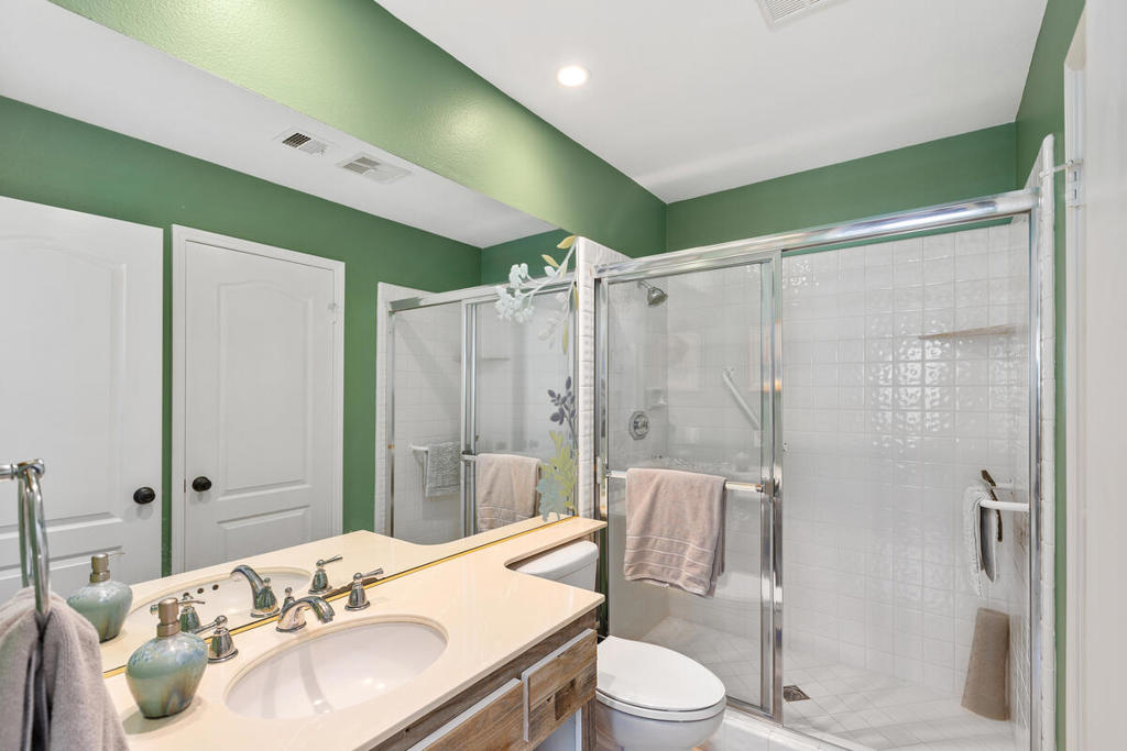 56 Oak Tree Drive Property Photo 9