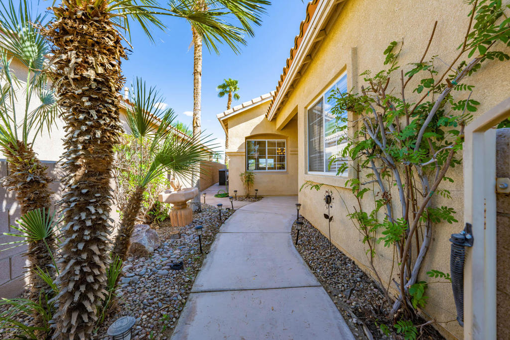 45338 Coeur Dalene Drive Property Photo 5