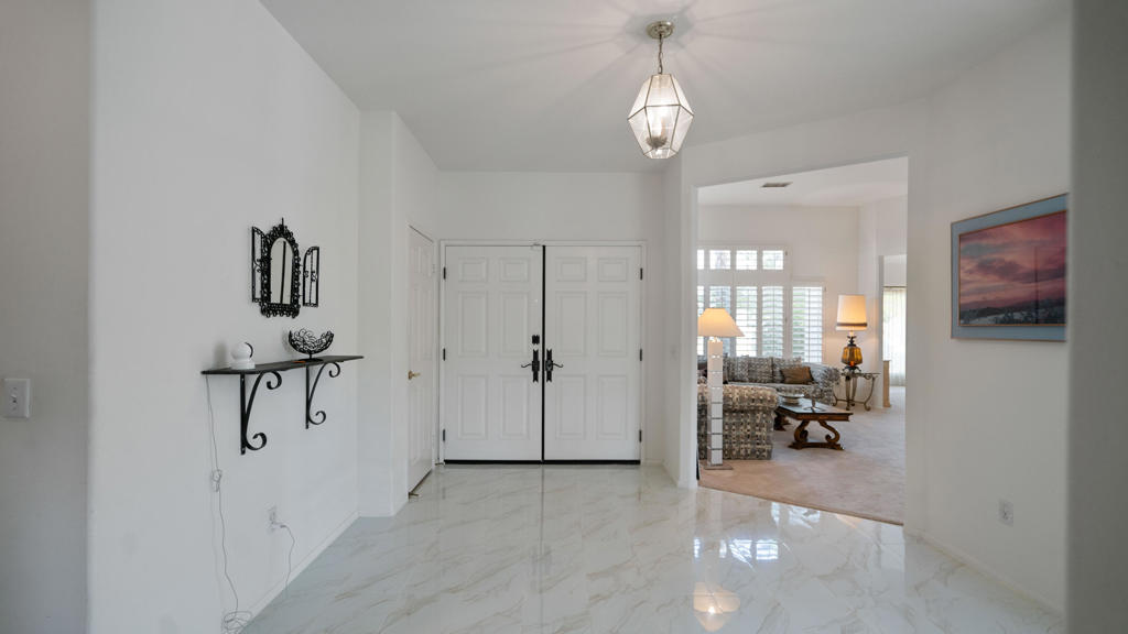 38731 Desert Mirage Drive Property Photo 5