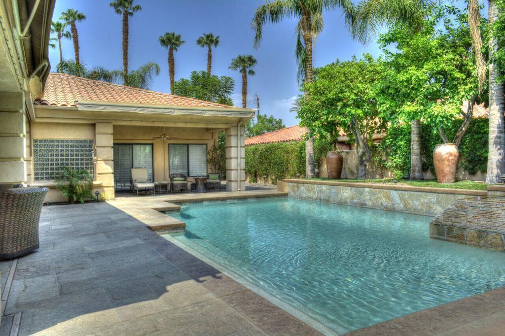 74795 N Cove Drive Property Photo 1