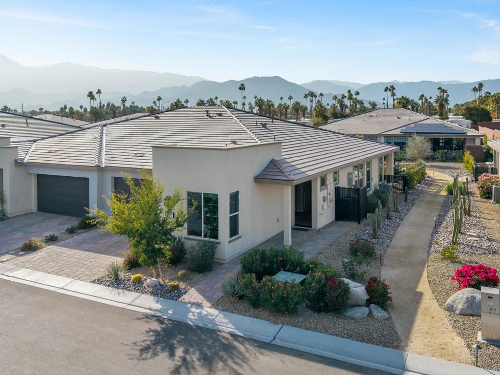 51515 Whiptail Drive Property Photo 1