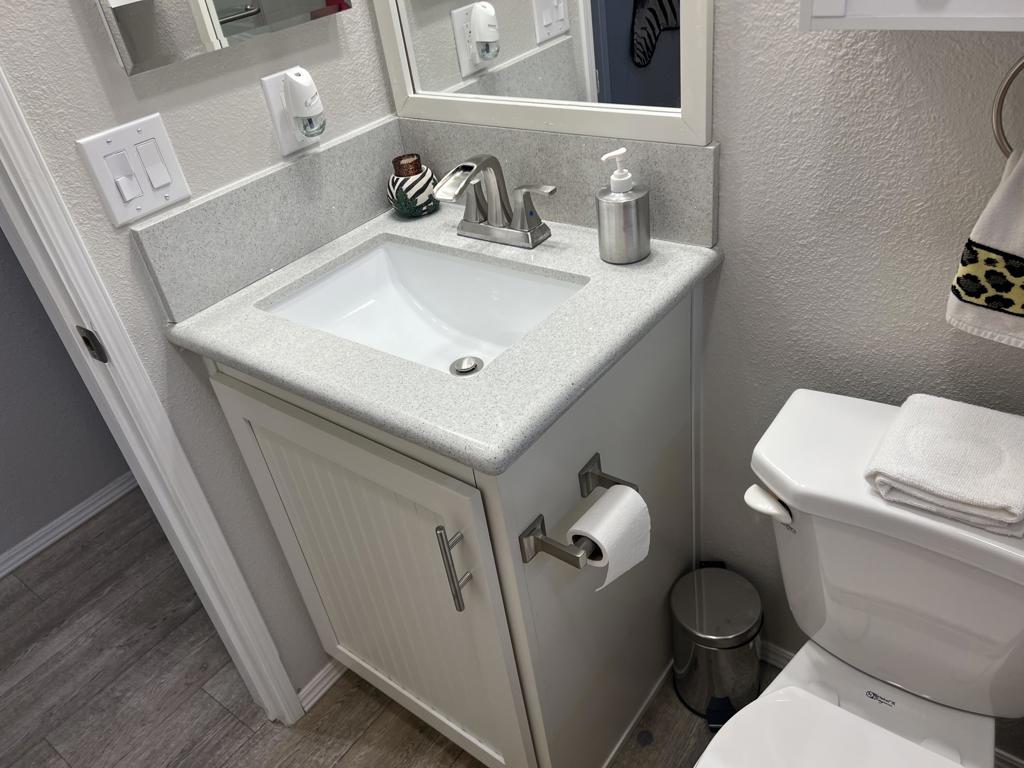 16680 Valley Hi Drive Property Photo 14