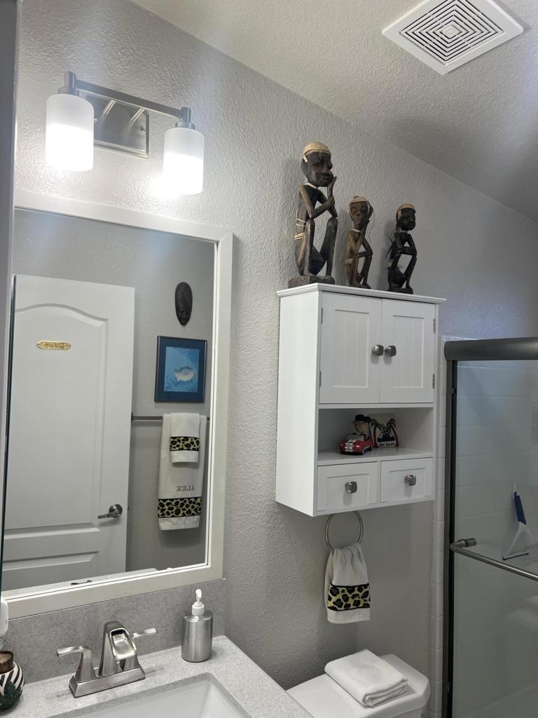 16680 Valley Hi Drive Property Photo 15