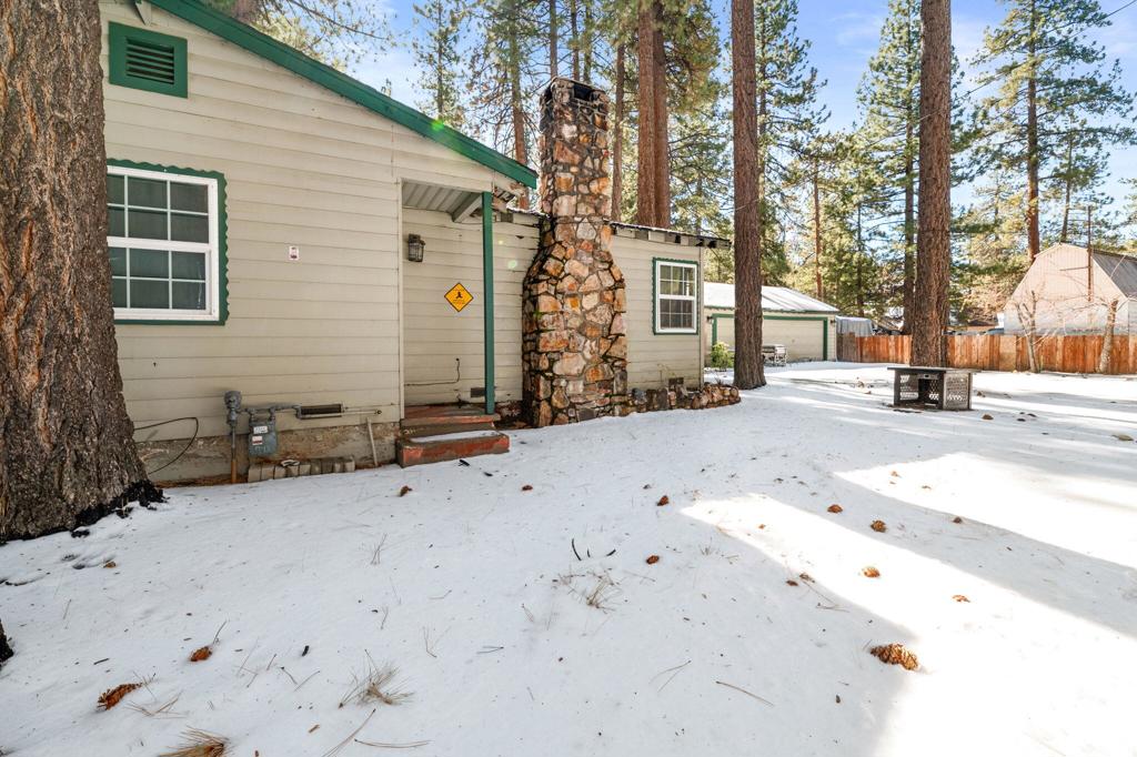 39327 Big Bear Boulevard Property Photo 16
