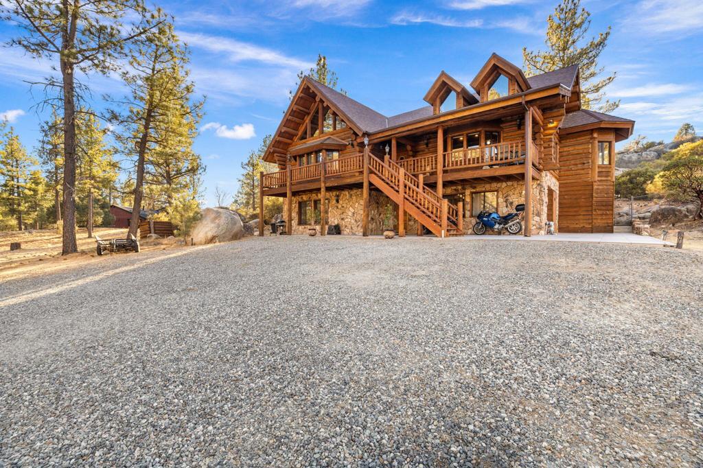 60766 Table Mountain Road Property Photo