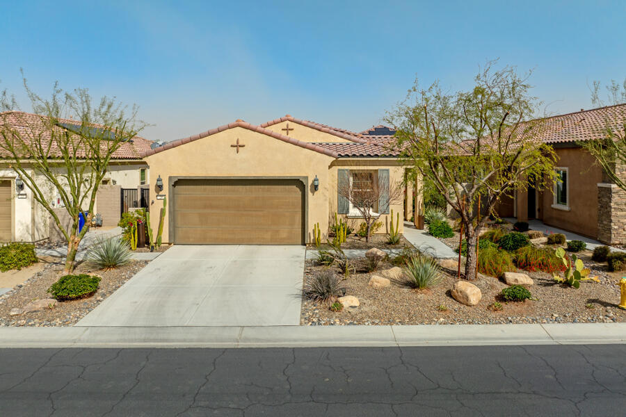 26 Syrah Property Photo 2