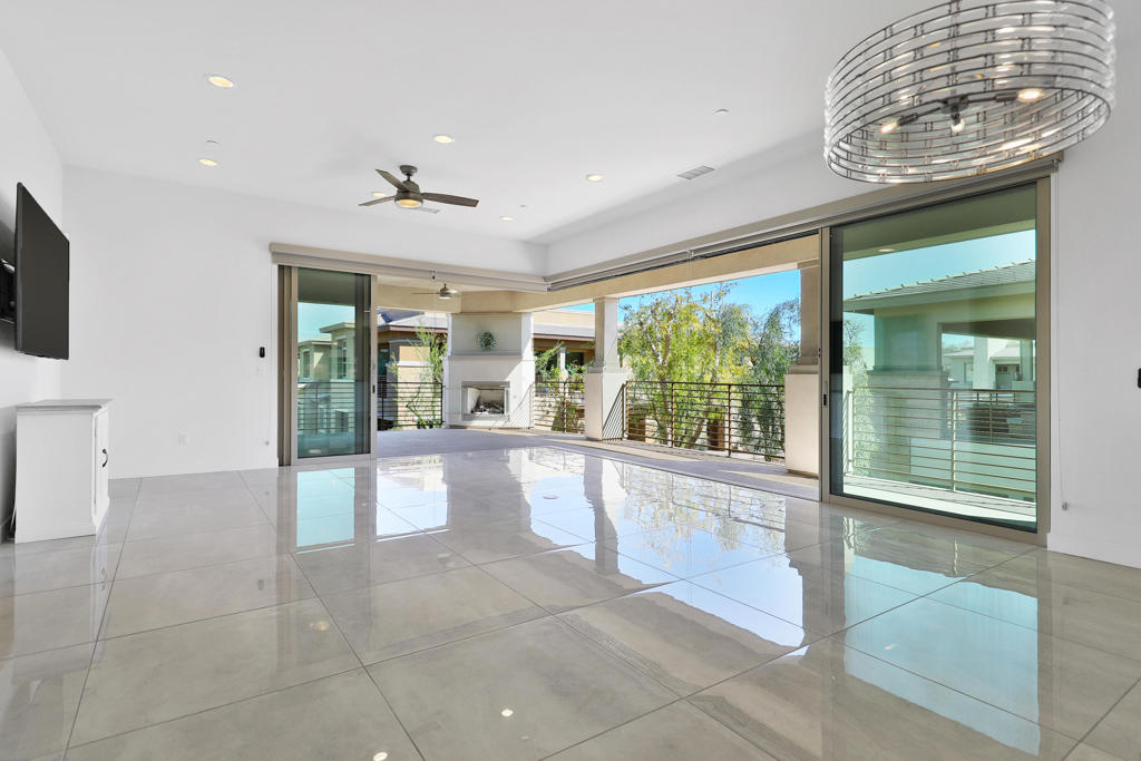 2504 Retreat Circle Property Photo 8