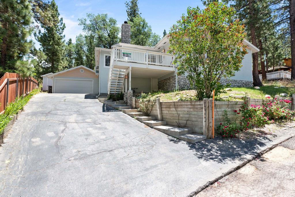 42377 Paramount Road Property Photo 2