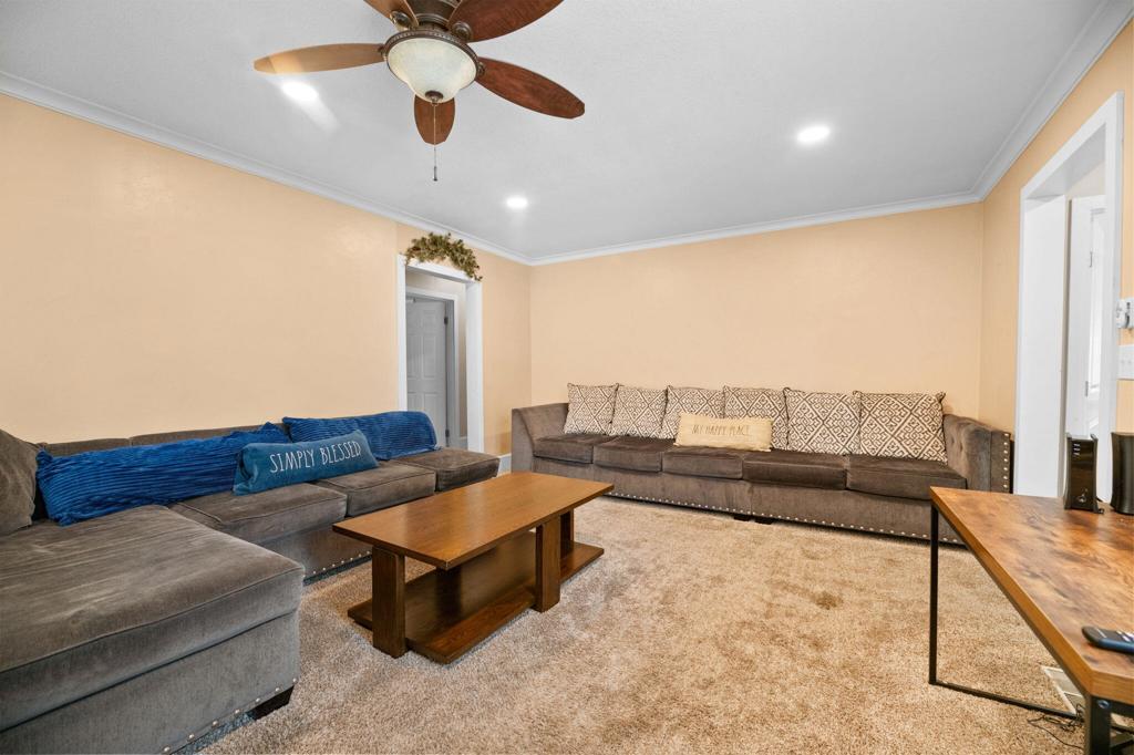 42377 Paramount Road Property Photo 7