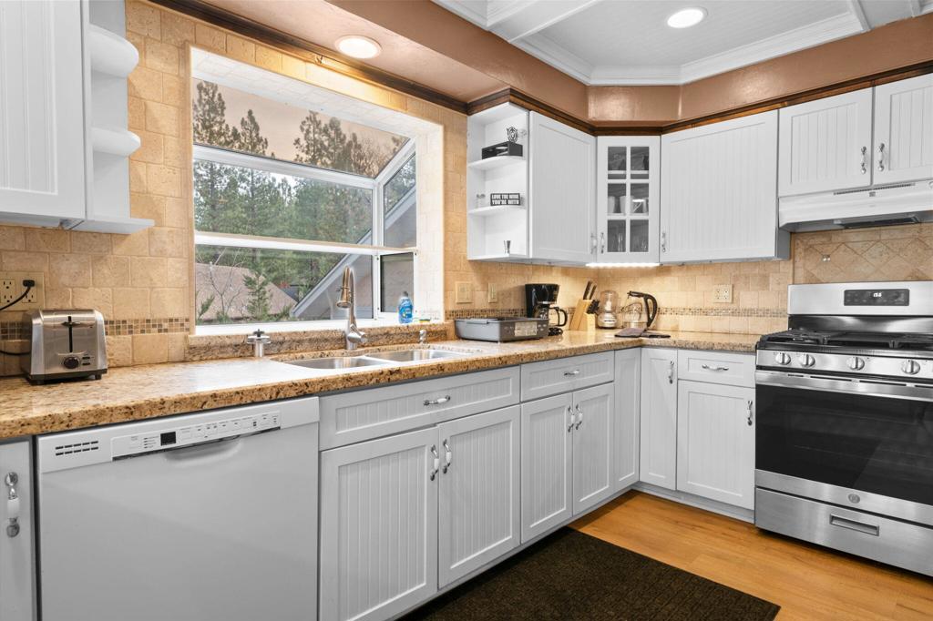 42377 Paramount Road Property Photo 10