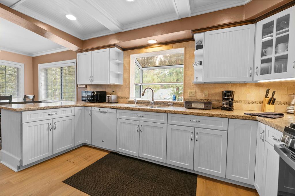 42377 Paramount Road Property Photo 12