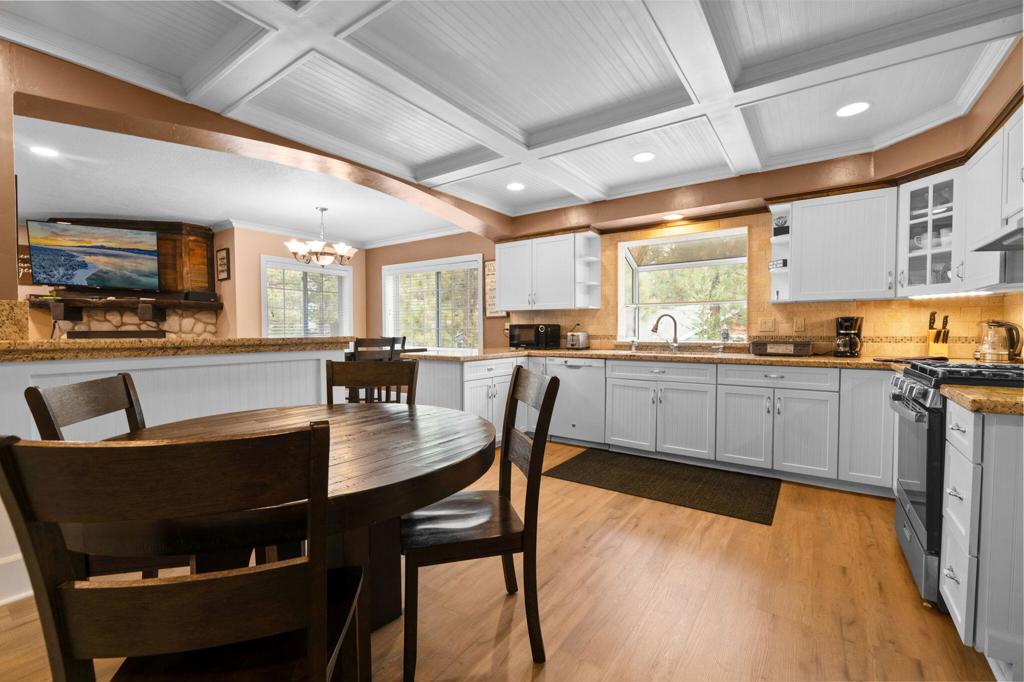 42377 Paramount Road Property Photo 13
