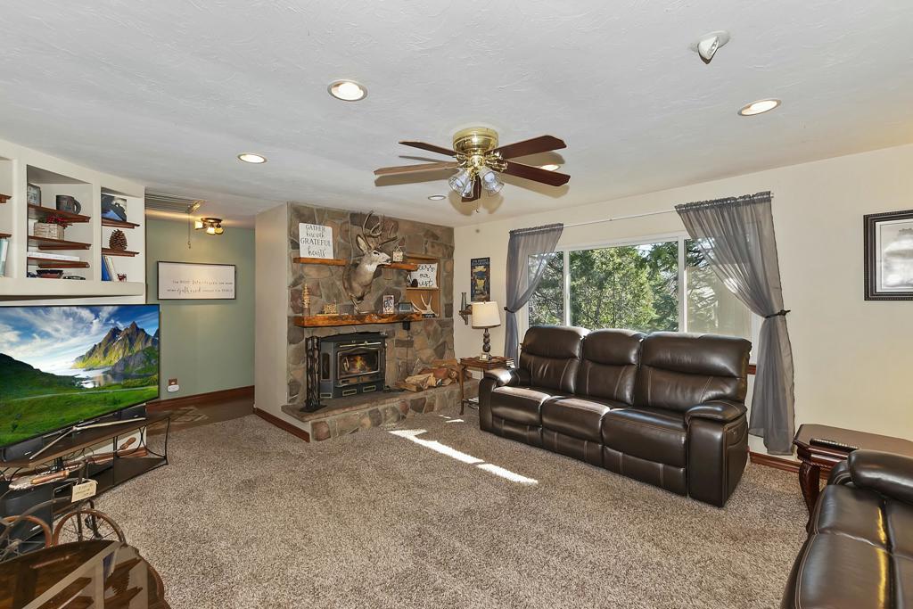 292 Heliotrope Drive Property Photo 4
