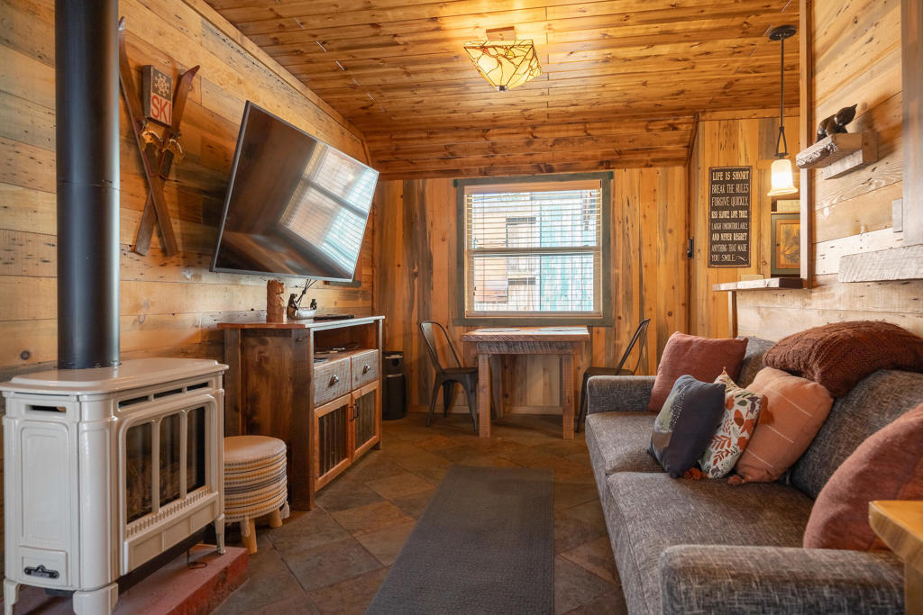 40114 Esterly Lane Property Photo 10