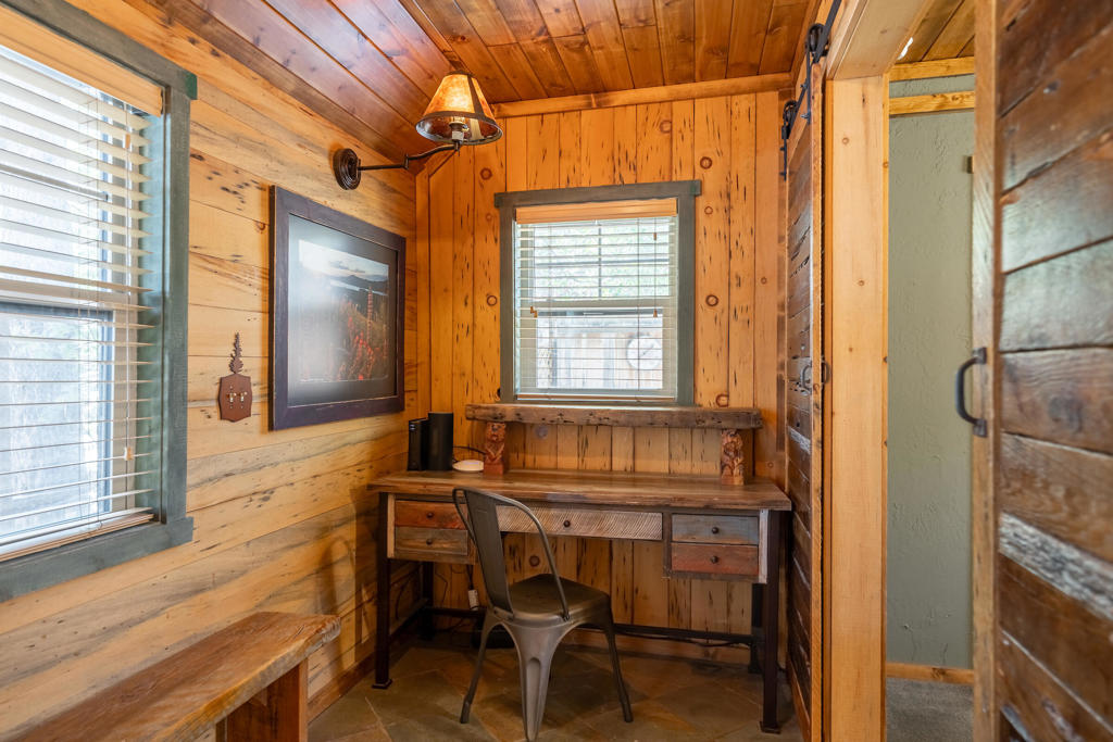40114 Esterly Lane Property Photo 17