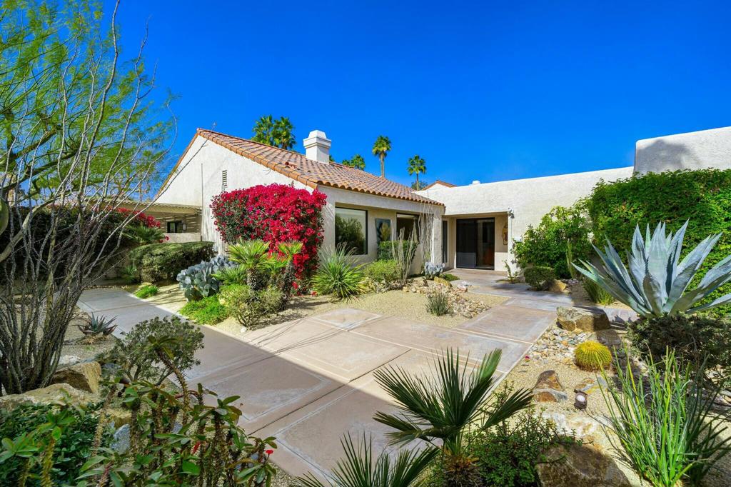10118 Lakeview Drive Property Photo 1