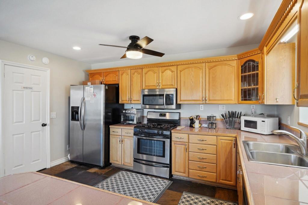 852 Cameron Drive Property Photo 11
