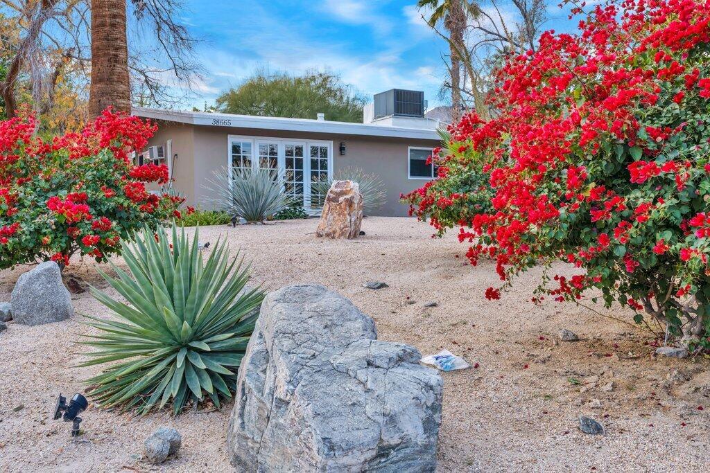 38665 Vista Drive Property Photo