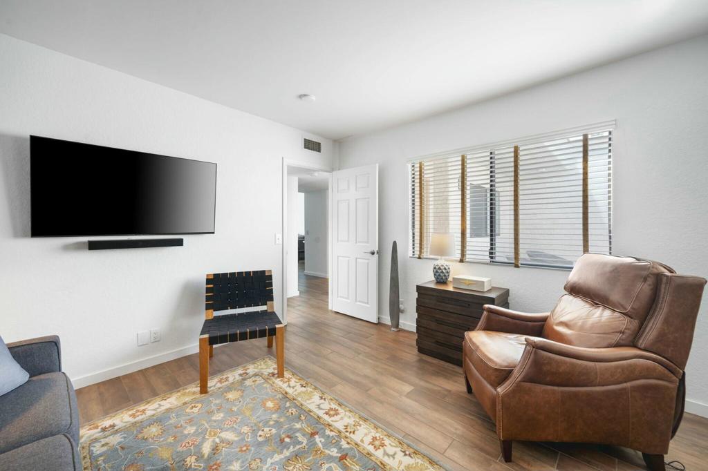 154 Wimbledon Court Property Photo 17