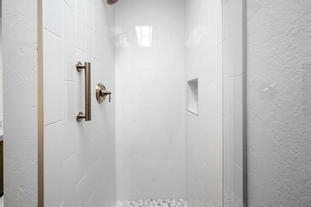 154 Wimbledon Court Property Photo 18