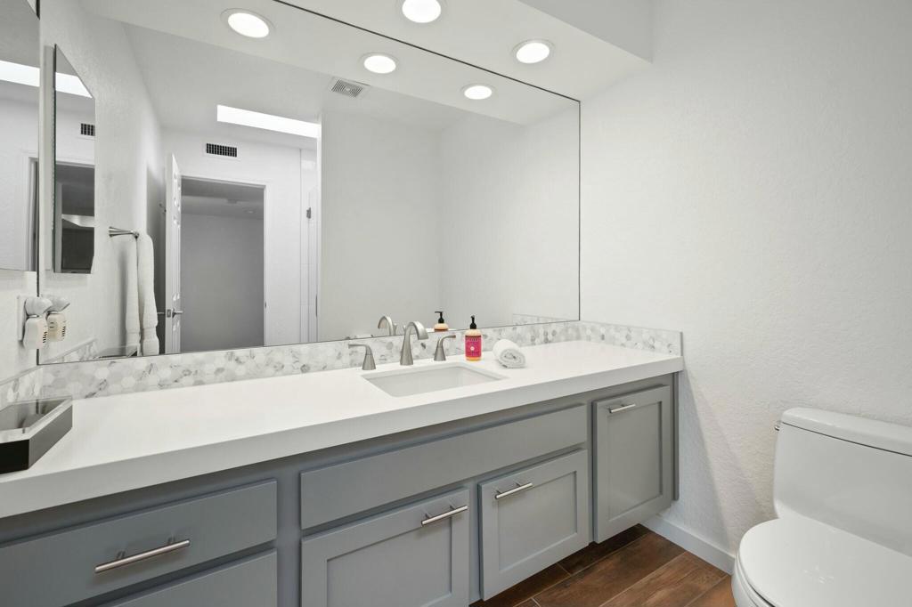 154 Wimbledon Court Property Photo 20