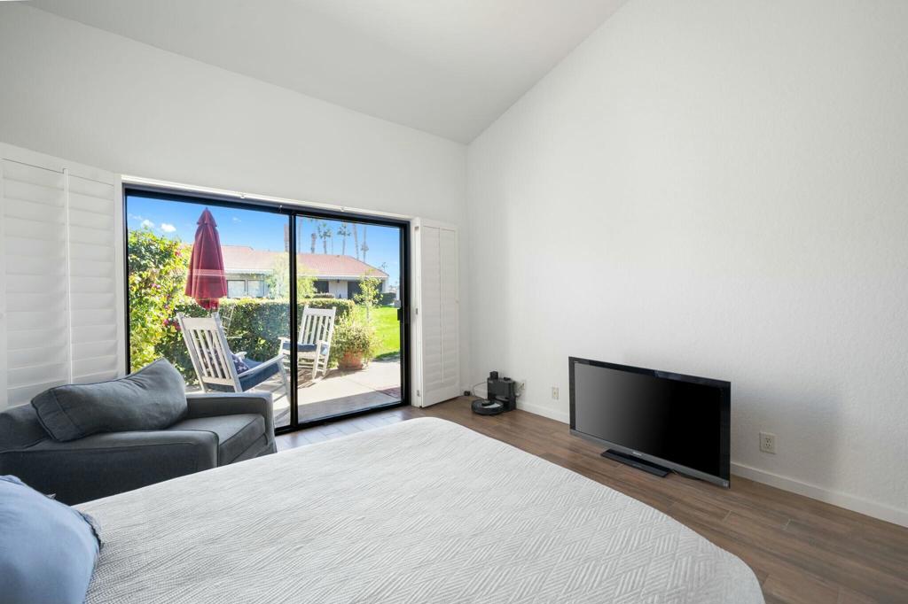 154 Wimbledon Court Property Photo 22
