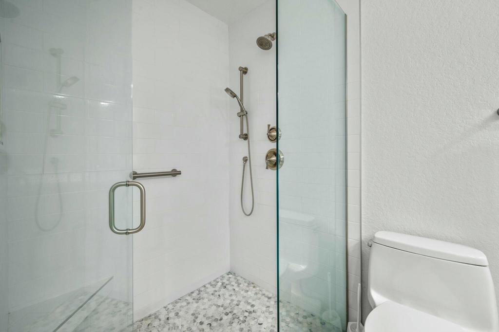 154 Wimbledon Court Property Photo 25