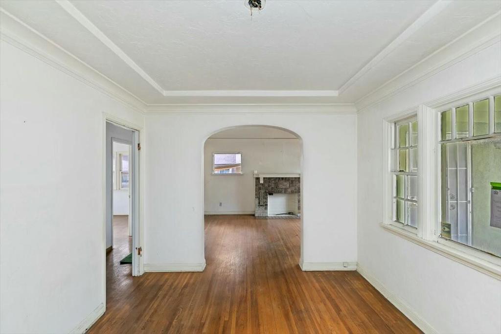 725 W 26th Street Property Photo 10